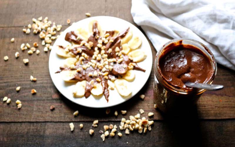 Nutella: plina de arome artificiale din petrol, soia modificata genetic