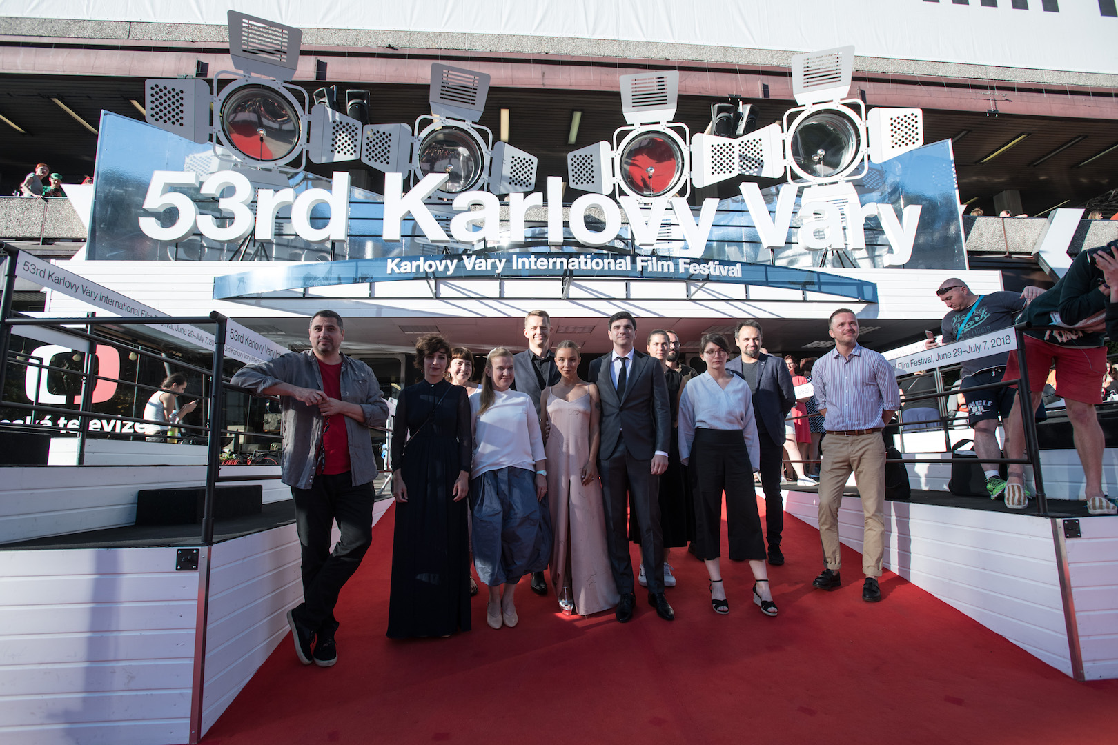 Filmul „Îmi este indiferent dacă în istorie vom intra ca barbari”, recompensat cu Globul de Cristal la Festivalul de Film de la Karlovy Vary