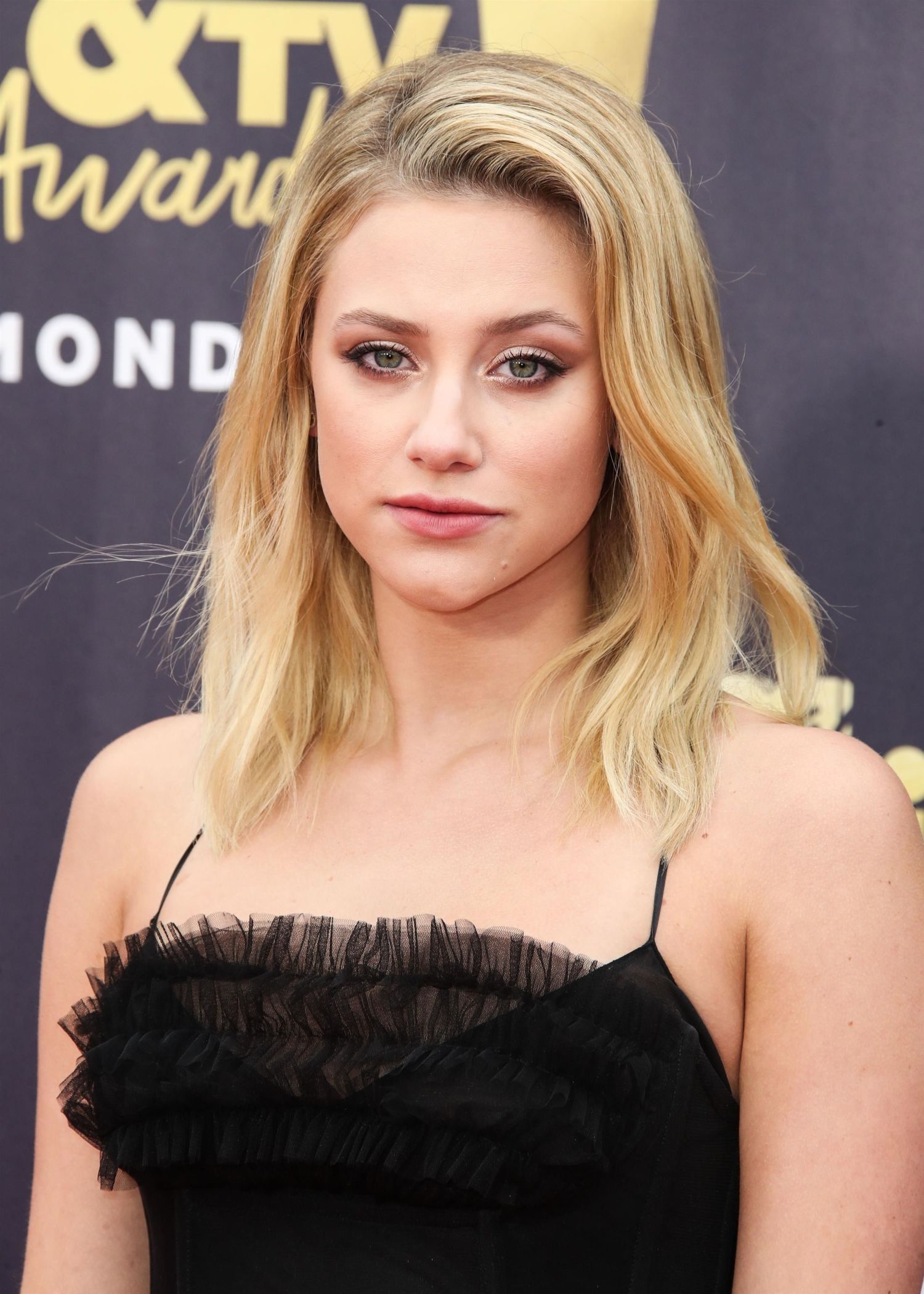 Lili Reinhart a transmis un mesaj important despre tulburările mintale
