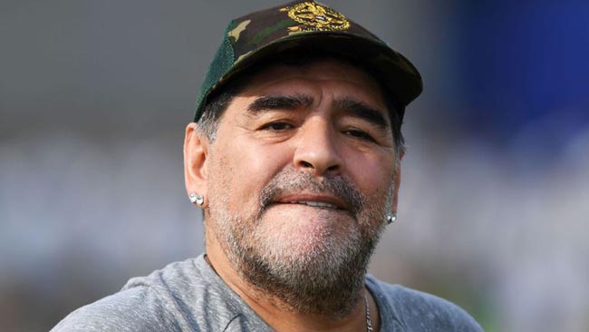 Maradona tata a opt copii