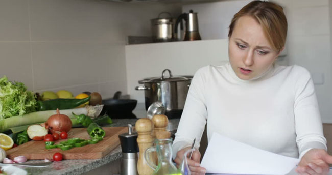 8 sfaturi practice şi trucuri în bucătărie