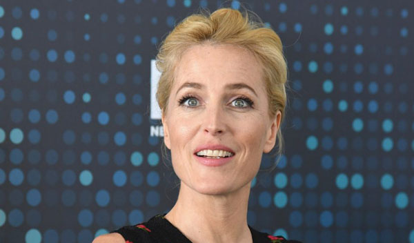 Sezon 3 The Crown Gillian Anderson